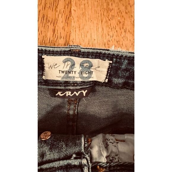 We The Free People CRVY High Rise Cut off Button Fly Jeans Shorts SZ 28 - Picture 4 of 8